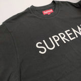 Supreme 新品タグ付き Capital S/S Top サイズM SS25KN90 刺繍ロゴ 半袖Ｔシャツ カットソー ブラック メンズ シュプリーム【中古】5-1219S♪