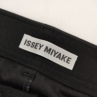 ISSEY MIYAKE タイト スキニー ストレッチ素材 日本製 IM41JF021 パンツ ブラック レディース イッセイミヤケ【中古】5-0202G∞