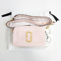 MARC JACOBS 新品 THE SOFT SHOT 21 定価49000円 M0014591 牛革 ショルダーバッグ ライトピンク グレージュ レディース マークジェイコブス【中古】5-0210G◎