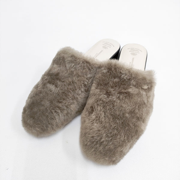 BEAUTIFUL SHOES 未使用品 MOUTON SANDALS 24.5cm ファー ムートン 定価52800円 サンダル ブラウン レディース ビューティフルシューズ【中古】5-1023T◎