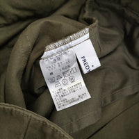 FREDY&GLOSTER サイドアジャスターベルト タックパンツ サイズ38 パンツ カーキ レディース フレディアンドグロスター【中古】5-0325M♪