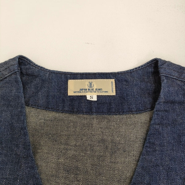 JAPAN BLUE JEANS 新品 インディゴ J42470J01 サイズS 定価12000円 ベスト ネイビー ジャパンブルージーンズ 5-0513M 259779 JAPAN BLUE JEANS 新品 インディゴ J42470J01 サイズS 定価12000