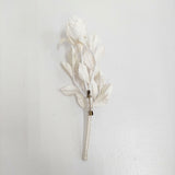 la fleur 新品 a2455 わたしたちへ カネコアヤノ コサージュ 定価16500円 ブローチ ホワイト レディース ラフルール【中古】5-0401G♪