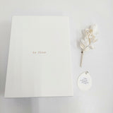 la fleur 新品 a2455 わたしたちへ カネコアヤノ コサージュ 定価16500円 ブローチ ホワイト レディース ラフルール【中古】5-0401G♪