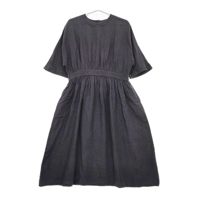 MAGALI リネン バックボタン ワンピース チャコールグレー レディース