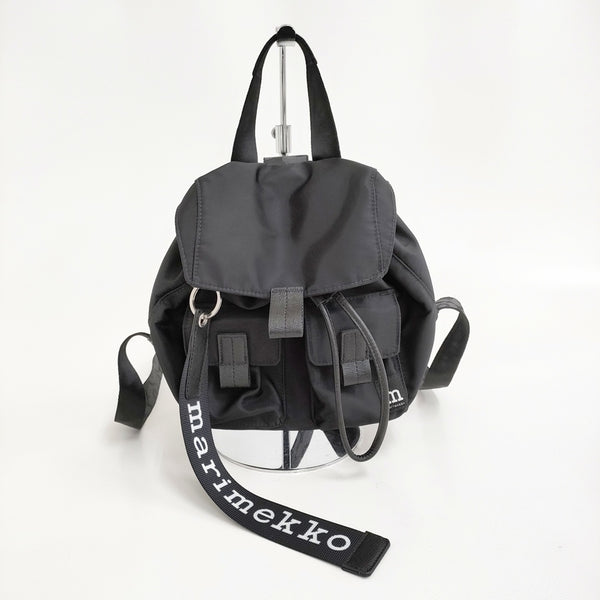 marimekko Everything Backpack Solid S 定価36300円 ミニ リュック・デイパック ブラック レディース マリメッコ【中古】5-0415G♪