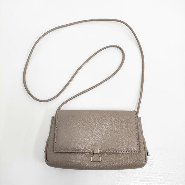 IACUCCI アバ ウォレットショルダー レザー ショルダーバッグ グレージュ レディース イアクッチ【中古】5-0514G♪