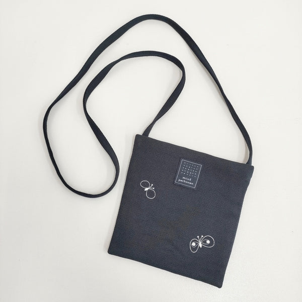 mina perhonen 未使用品 chouchopocket bag 定価7700円 ショルダーポーチ サコッシュ 25ss ネイビー レディース ミナペルホネン【中古】5-0531G♪