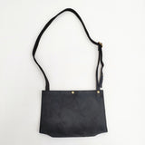 ironari 未使用品 BOOK BAG レザー 定価30800円 ショルダーバッグ ブラック メンズ イロナリ【中古】5-0819G◎