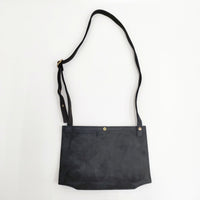 ironari 未使用品 BOOK BAG レザー 定価30800円 ショルダーバッグ ブラック メンズ イロナリ【中古】5-0819G◎