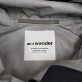 and wander 新品 loose fitting rain jacket L/XL 定価74800円 574-4211198 ナイロンジャケット グレー メンズ アンドワンダー【中古】5-0610M♪