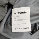 and wander 新品 loose fitting rain jacket L/XL 定価74800円 574-4211198 ナイロンジャケット グレー メンズ アンドワンダー【中古】5-0610M♪