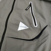 and wander 新品 loose fitting rain jacket L/XL 定価74800円 574-4211198 ナイロンジャケット グレー メンズ アンドワンダー【中古】5-0610M♪