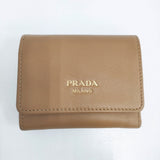 PRADA ソフトグレインレザー 財布 定価108900円 箱・タグ付き 1MH043 三つ折り財布 ブラウン レディース プラダ【中古】5-0614G♪