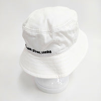 Vivienne Westwood オーブ刺繍 バケットハット ユニセックス ムーンバット サイズM～S ハット ホワイト レディース ヴィヴィアンウエストウッド【中古】5-0913G◎