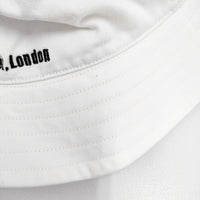 Vivienne Westwood オーブ刺繍 バケットハット ユニセックス ムーンバット サイズM～S ハット ホワイト レディース ヴィヴィアンウエストウッド【中古】5-0913G◎
