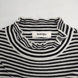 tumugu TK19303a ランダムリブニットフリルハイネック ボーダー コットン セーター ニット ブラック ホワイト レディース ツムグ【中古】5-1129M∞