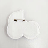 la fleur 新品 Fort Greene Place さくらんぼ c2503 定価38500円 ブローチ ブラック ホワイト レディース ラフルール【中古】5-0628G♪