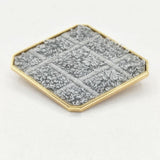 中川政七商店 未使用品 サガラ刺繍の菱形ブローチ 真鍮 ブローチ グレー ゴールド レディース 中川政七商店【中古】5-0910G∞