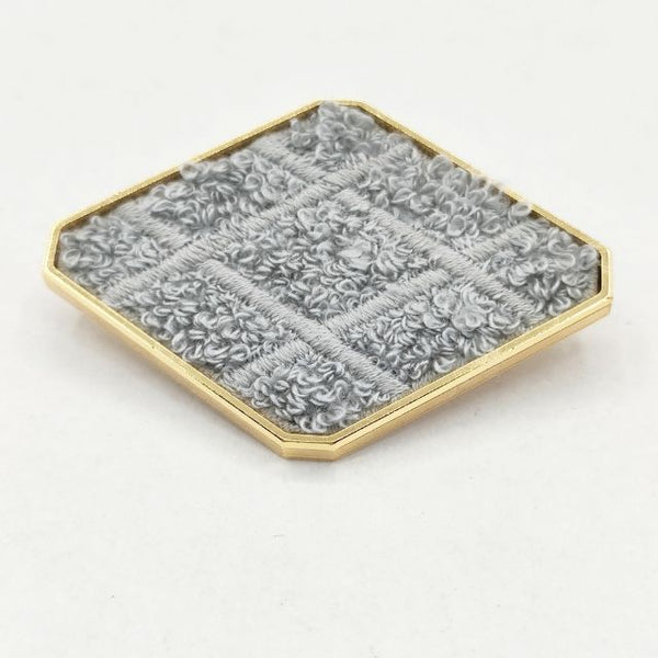中川政七商店 未使用品 サガラ刺繍の菱形ブローチ 真鍮 ブローチ グレー ゴールド レディース 中川政七商店【中古】5-0910G∞