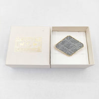中川政七商店 未使用品 サガラ刺繍の菱形ブローチ 真鍮 ブローチ グレー ゴールド レディース 中川政七商店【中古】5-0910G∞
