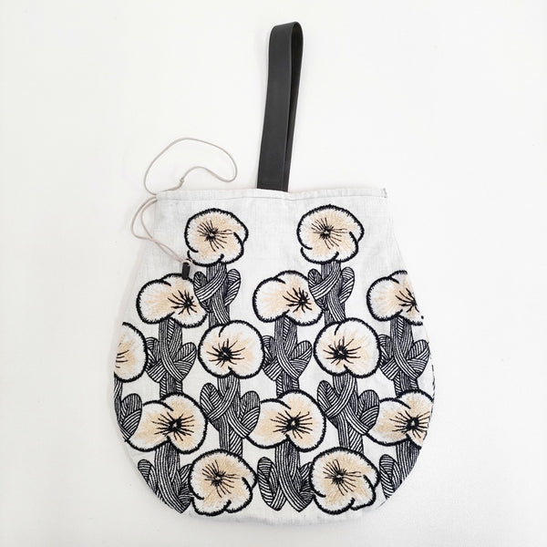 mina perhonen zs9003 hanakaze pear bag 刺繍 ペアーバッグ 巾着 トートバッグ ホワイト ブラック レディース ミナペルホネン【中古】5-0718G♪