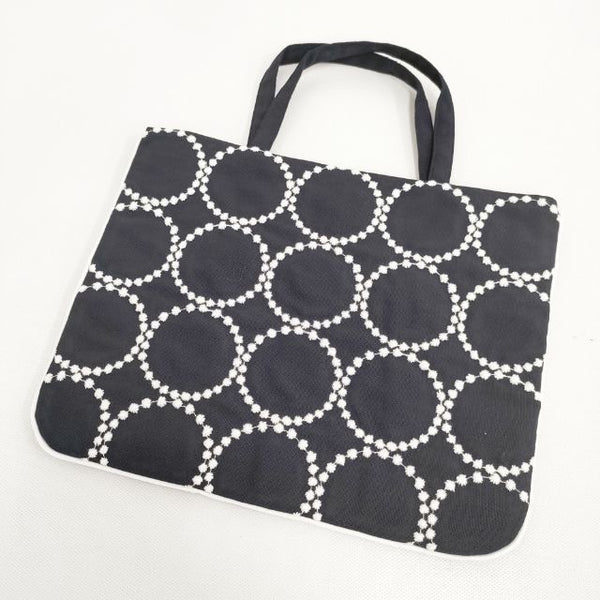 mina perhonen 新品 tambourine レッスンバッグ 定価8800円 刺繍 aaa7094p トートバッグ 濃紺 ネイビー レディース ミナペルホネン【中古】5-1029G∞