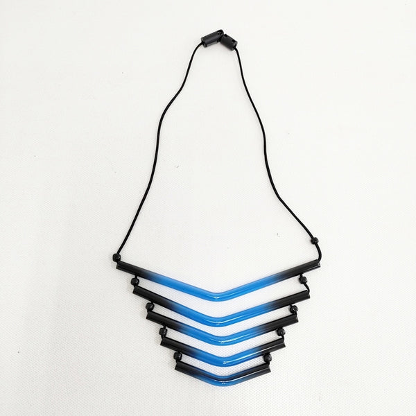 ISSEY MIYAKE 1325. ストロー型 樹脂 アクセサリー ネックレス ブルー レディース イッセイミヤケ1325.【中古】5-0819G◎
