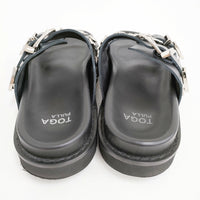 TOGA PULLA BUCKLE SANDALS 定価58300円 サイズ38 サンダル 25SS ブラック シルバー レディース トーガプルラ【中古】5-0731S♪