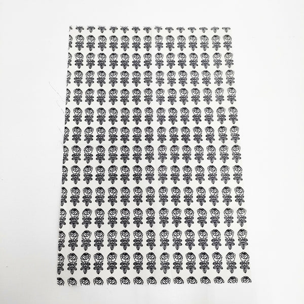 marimekko Vihkiruusu ファブリック 約52cm×35cm ハギレ 生地 ライトグレー ブラック レディース マリメッコ【中古】5-0913G◎