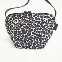 Herve Chapelier ナイロン舟型ショルダーバッグSパンサーブラン 定32780円 2885F ブラック ベージュ レディース エルベシャプリエ【中古】5-0815G♪