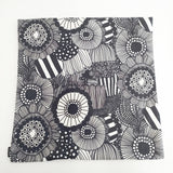 marimekko PIENI SIIRTOLAPUUTARHA 45×45 コットン クッションカバー インテリアその他 ブラック ホワイト レディース マリメッコ【中古】5-1108G◎