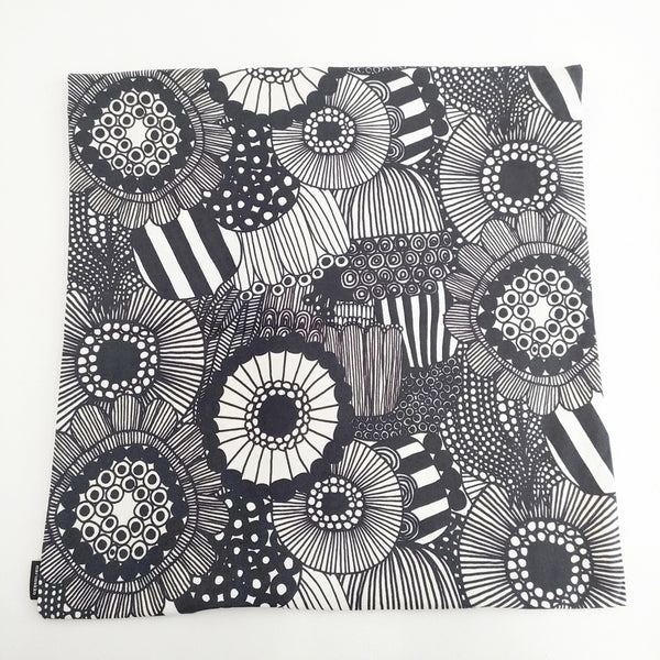 marimekko PIENI SIIRTOLAPUUTARHA 45×45 コットン クッションカバー インテリアその他 ブラック ホワイト レディース マリメッコ【中古】5-1108G◎