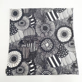 marimekko PIENI SIIRTOLAPUUTARHA 45×45 コットン クッションカバー インテリアその他 ブラック ホワイト レディース マリメッコ【中古】5-1108G◎