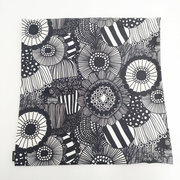 marimekko PIENI SIIRTOLAPUUTARHA 45×45 コットン クッションカバー インテリアその他 ブラック ホワイト レディース マリメッコ【中古】5-1108G◎