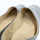 que レザー スリッポン サイズM スリッポン グレージュ レディース キュー【中古】5-1102G◎