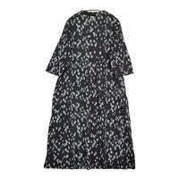 gungendo 楊柳あられプリントワンピース白南天（しろなんてん）くろ 定価39600円 25200902 ブラック グレー レディース 群言堂【中古】5-0916M♪