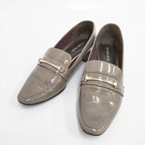 卑弥呼 撥水ビットデザインヒールアップローファー エナメル パテントレザー 定価25300円 24cm ローファー グレー レディース 卑弥呼【中古】6-0106G◎