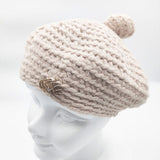 mina perhonen/hitomi shinoyama ブローチ付き ベレー帽 ニット帽 帽子 ニットキャップ ピンクベージュ レディース ミナペルホネン/ヒトミ シノヤマ【中古】5-1130T∞