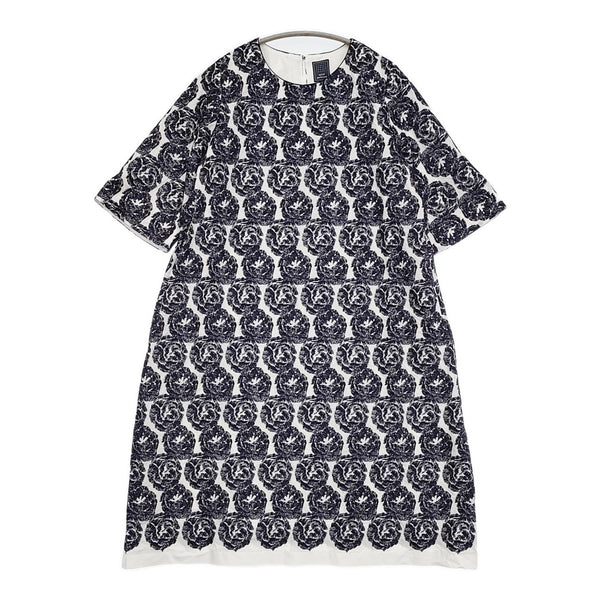 mina perhonen 未使用 flair 刺繍 サイズ38 定価99000円 aba3008 ワンピース 23AW ホワイト ブラック レディース ミナペルホネン【中古】5-1011M♪