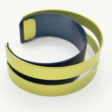 ISSEY MIYAKE アルミニウム ツートーン バングル ライムグリーン ネイビー レディース イッセイミヤケ【中古】5-1130G∞