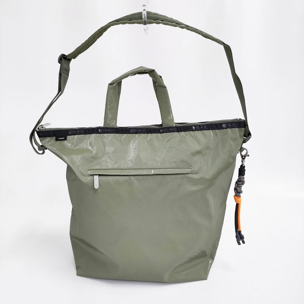 LeSportsac/AMERI DX EASY CARRY TTE W/CHRM 定価20900円 ナイロン トートバッグ カーキ レディース レスポートサック/アメリ【中古】5-1121G♪