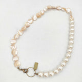 petite robe noire KURASHI&Trips PUBLISHING コットンパール＆マーブルシェル ネックレス ベージュ レディース プティローブノアー【中古】6-0110G∞