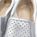 Clarks Glove Puppet グローブパペット シルバーレザー パンチングスリッポン 定価13200円 スリッポン シルバー レディース クラークス【中古】6-0208G◎