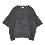 mao made 25SS きれいめ天竺ピグメント染め お花パッチししゅうTEE 定価15400円 521208 半袖Ｔシャツ カットソー ブラック レディース マオメイド【中古】6-0430S◎