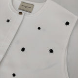 UNITED ARROWS エンブロイダリー ビーズ ニットベスト 定価27500円 ベスト 24年 ホワイト レディース ユナイテッドアローズ【中古】6-0225M♪