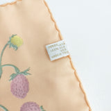 GUCCI フルーツ柄 スカーフ シルク 大判 スカーフ ピンクベージュ レディース グッチ【中古】6-0223G◎