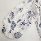 R&D.M.Co- 未使用品 LONDON BLUE WILLOW ギャザースモック 定価53900円 7447 ブラウス 25SS ホワイト ブルー レディース オールドマンズテーラー【中古】6-0210M♪