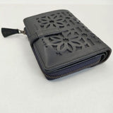 genten カットワークレザー 革 小銭入れあり 二つ折り財布 ブラック レディース ゲンテン【中古】6-0628G∞