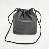 evam eva レザー巾着バッグ ショルダーバッグ 巾着バッグ ブラック レディース エヴァムエヴァ【中古】6-0815G◎
